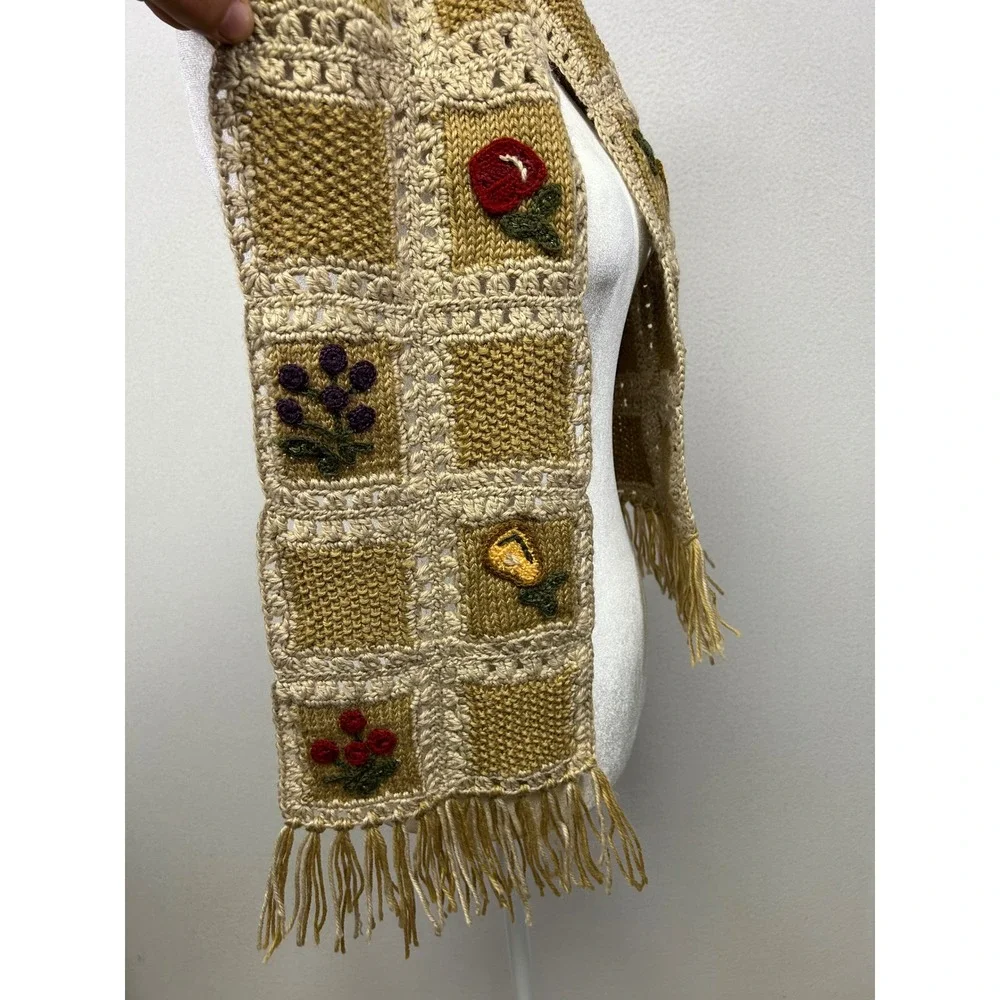 Cottagecore Handmade Women One‎ Size Tan Crochet Fruit Applique Fringe Scarf
